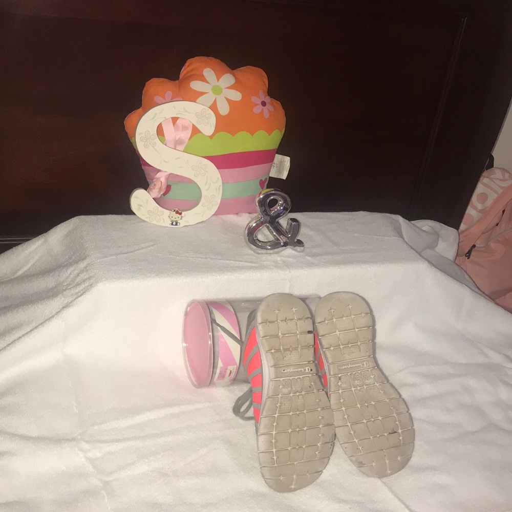 Orange and grey sneakers. Brand: Champion